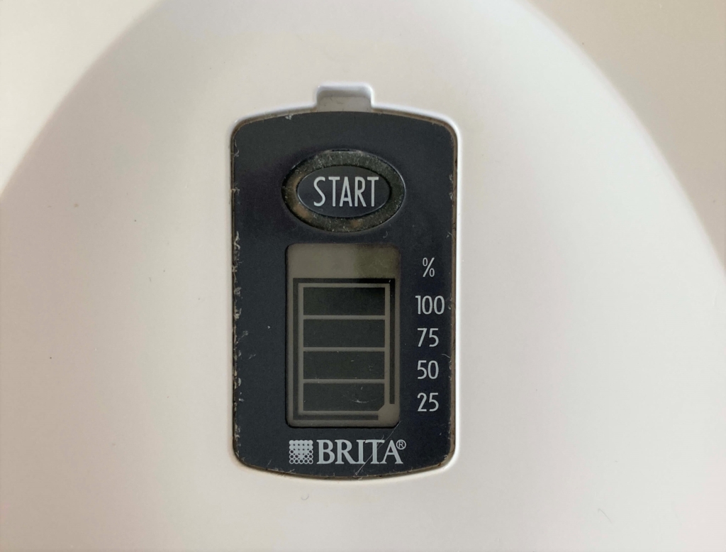 ブリタのポット型浄水器「マレーラ」の液晶パネル